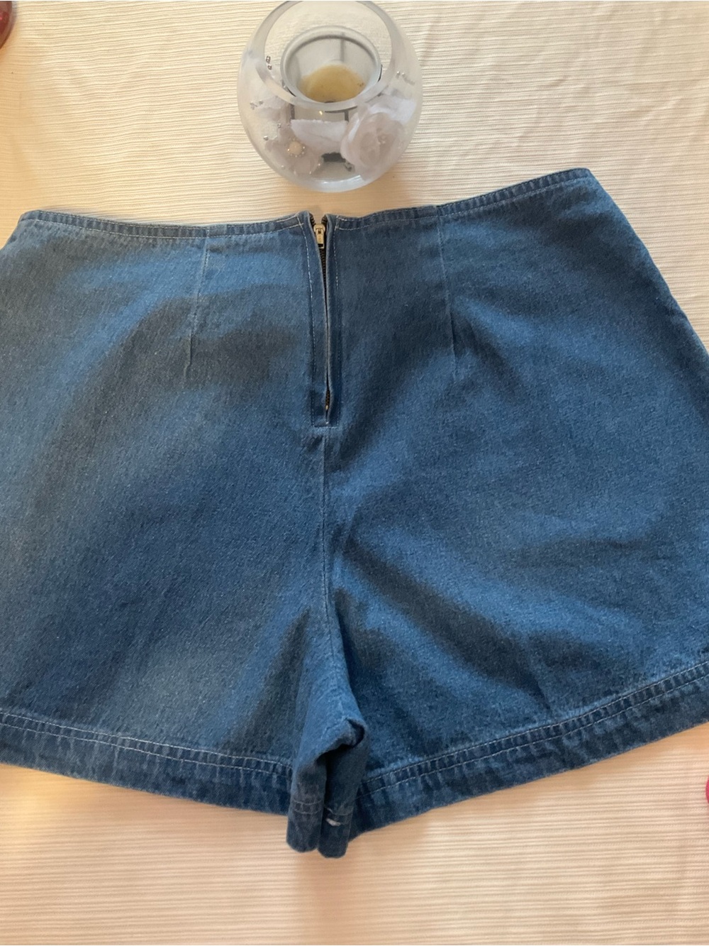High-Waist Denim Belted Women’s Shorts - Blue - Picture 2 of 6